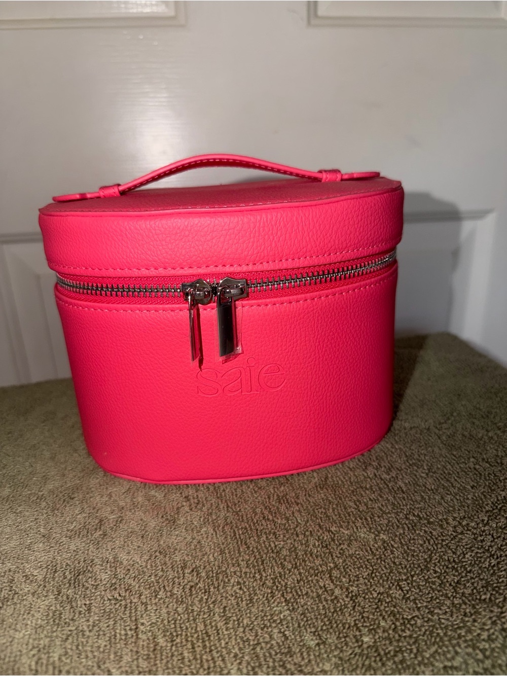 Saie FUCHSIA Cosmetic vanity Case